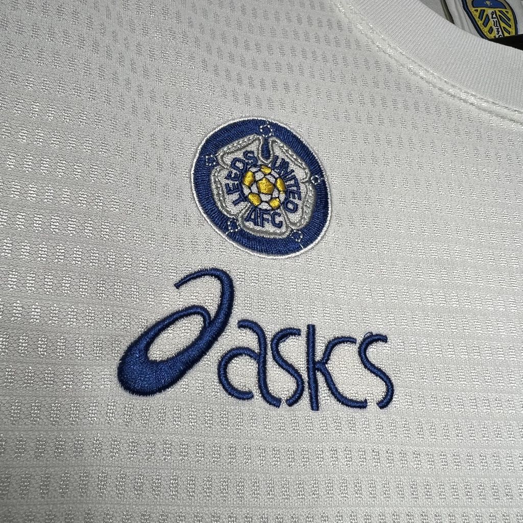 1995/1996 Retro Leeds United Home Soccer Jersey AAA fan-grade — view 6