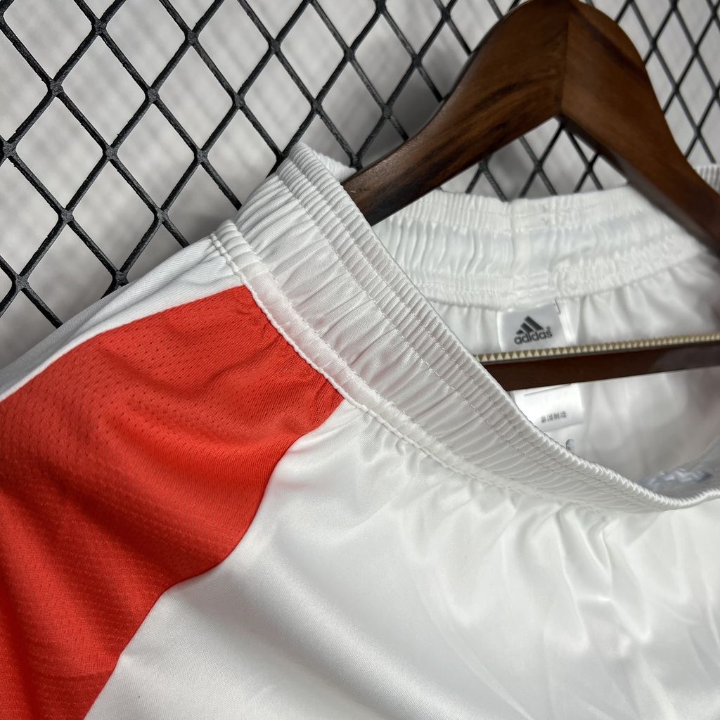 2024/2025 Manchester United Home Shorts — view 5