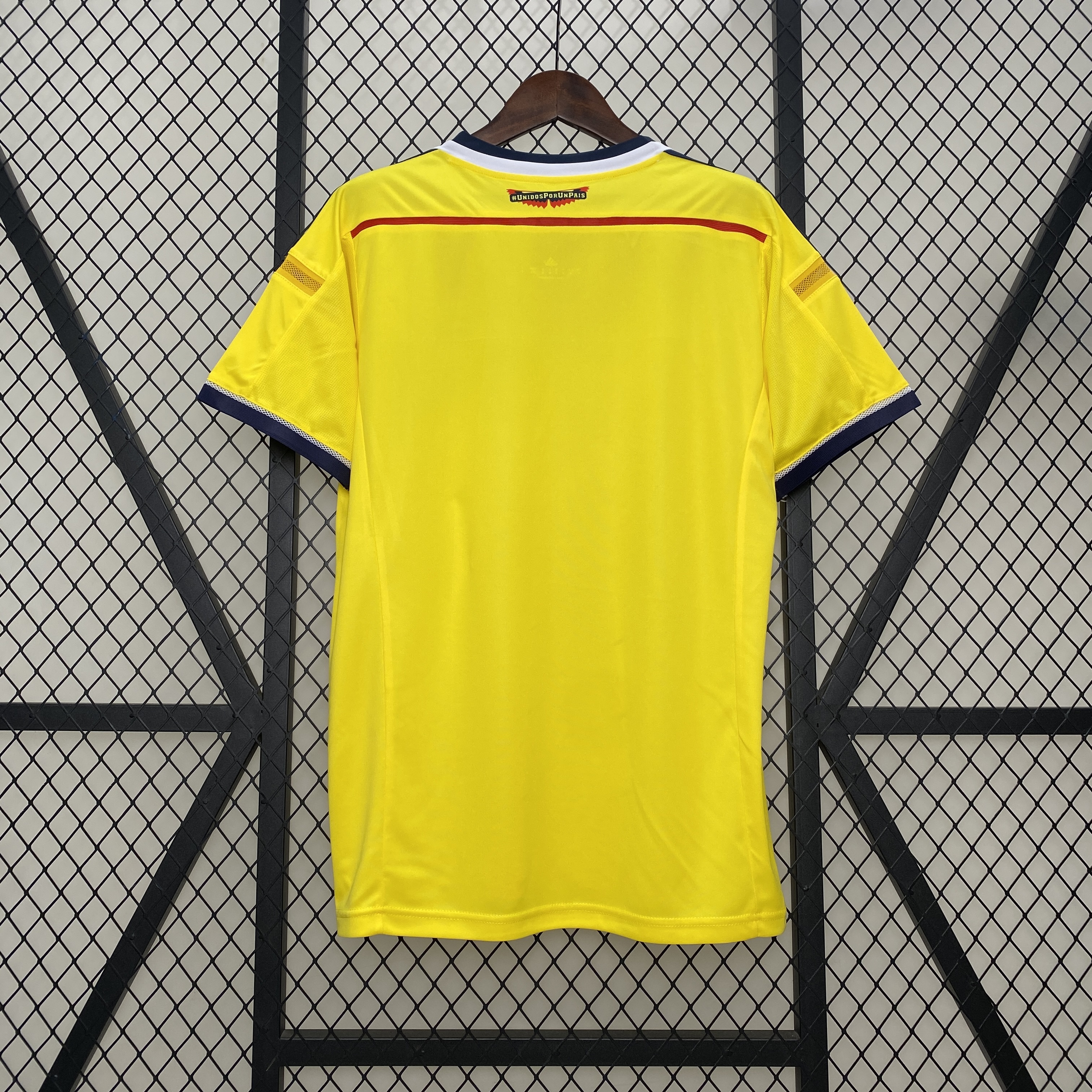 2014 Retro Kolumbien Heimtrikot AAA Fan-Qualität — view 2