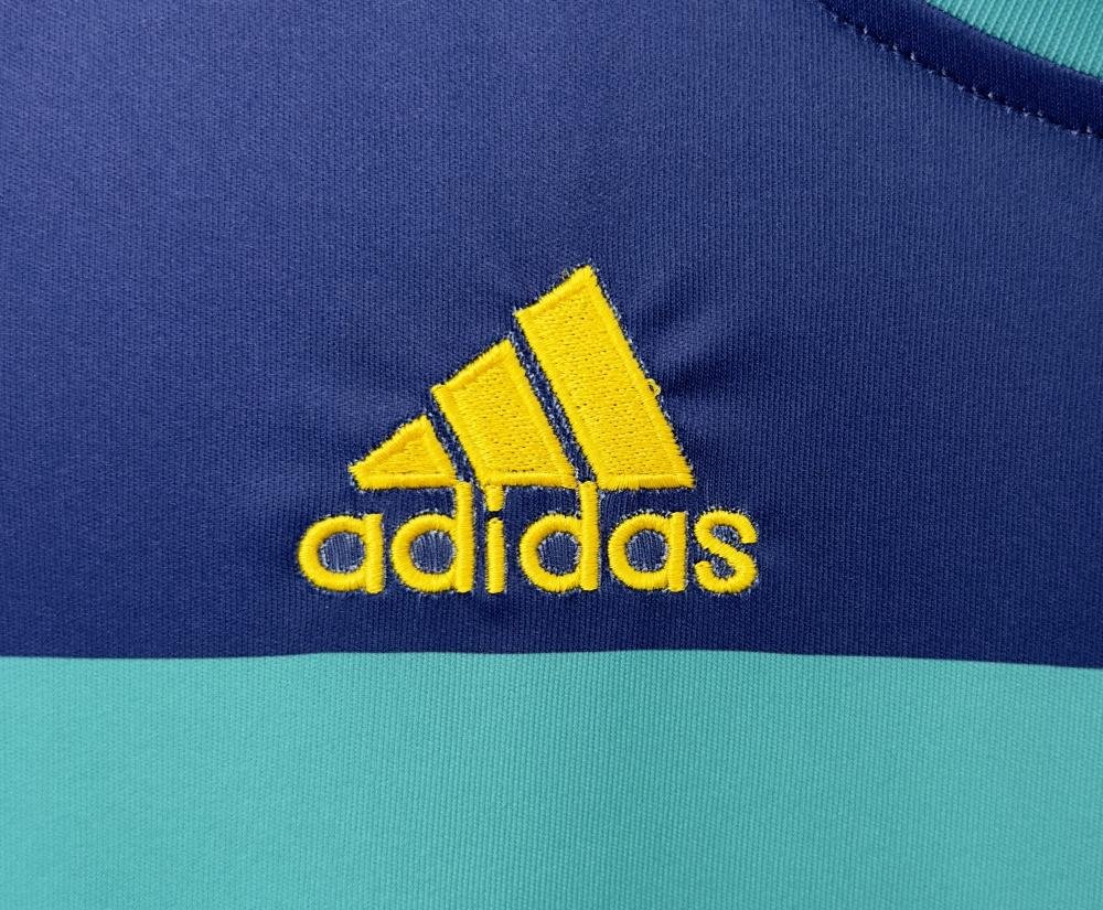 2010 Retro Spain Goalkeeper Soccer Shirt AAA fan-grade — view 6