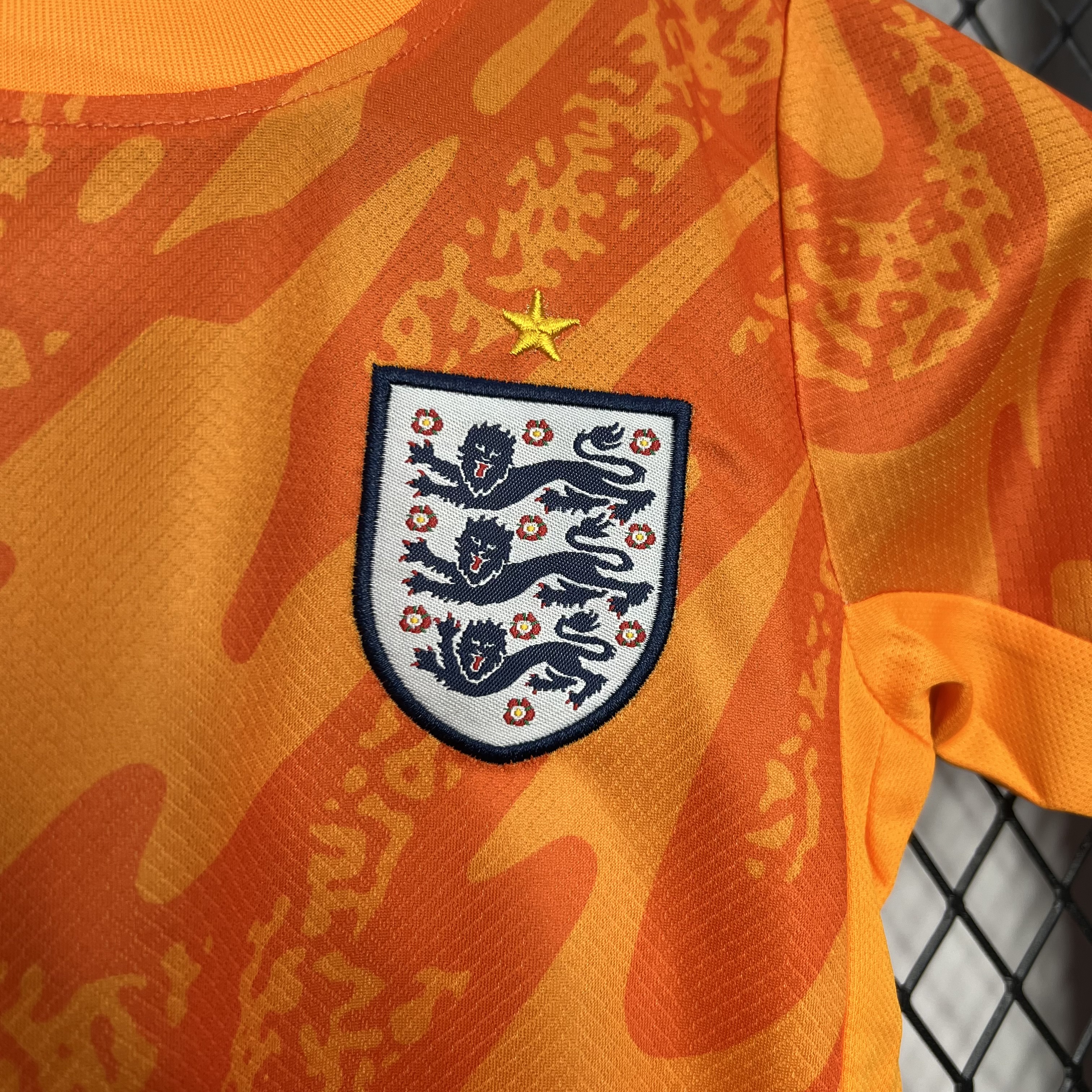 2024-2025 England Goalkeeper uniform Kids Size — view 3