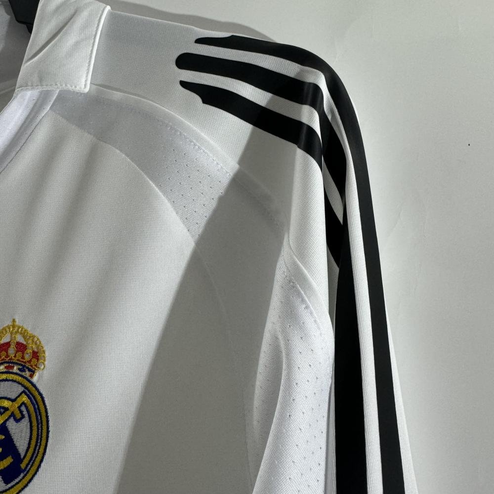 2005/2006 Retro Long Sleeve Real Madrid Home Soccer Jersey AAA fan-grade — view 4
