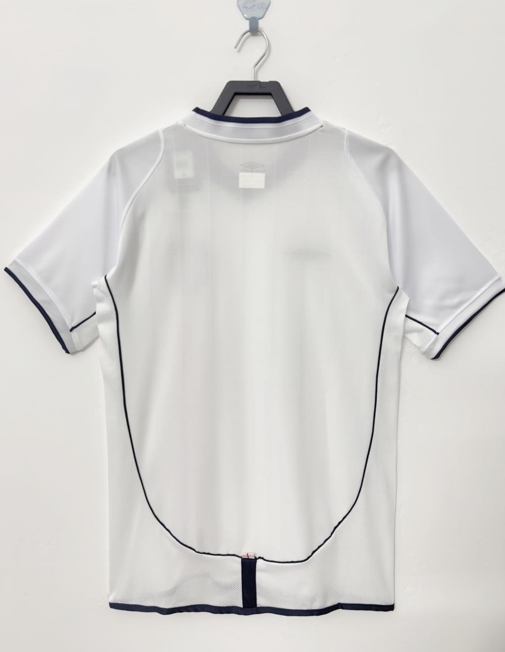 2002 Retro England Home Soccer Jersey AAA fan-grade — view 2