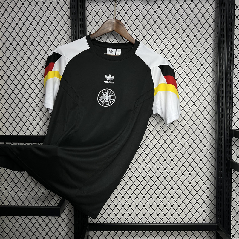 2024-2025 Germany Pre-match training uniform-3 Jersey AAA fan-grade — view 3