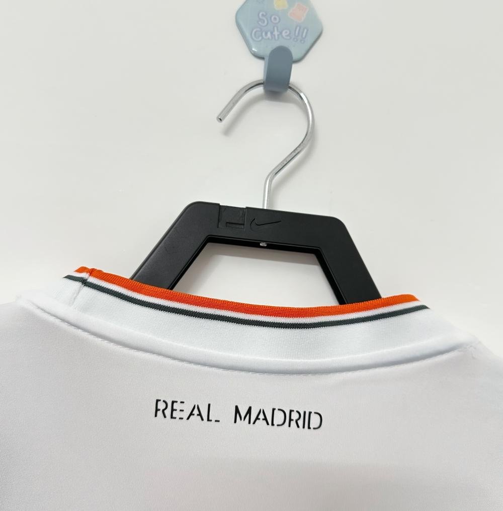 2013/2014 Retro Real Madrid Home Football Jersey AAA fan-grade — view 4