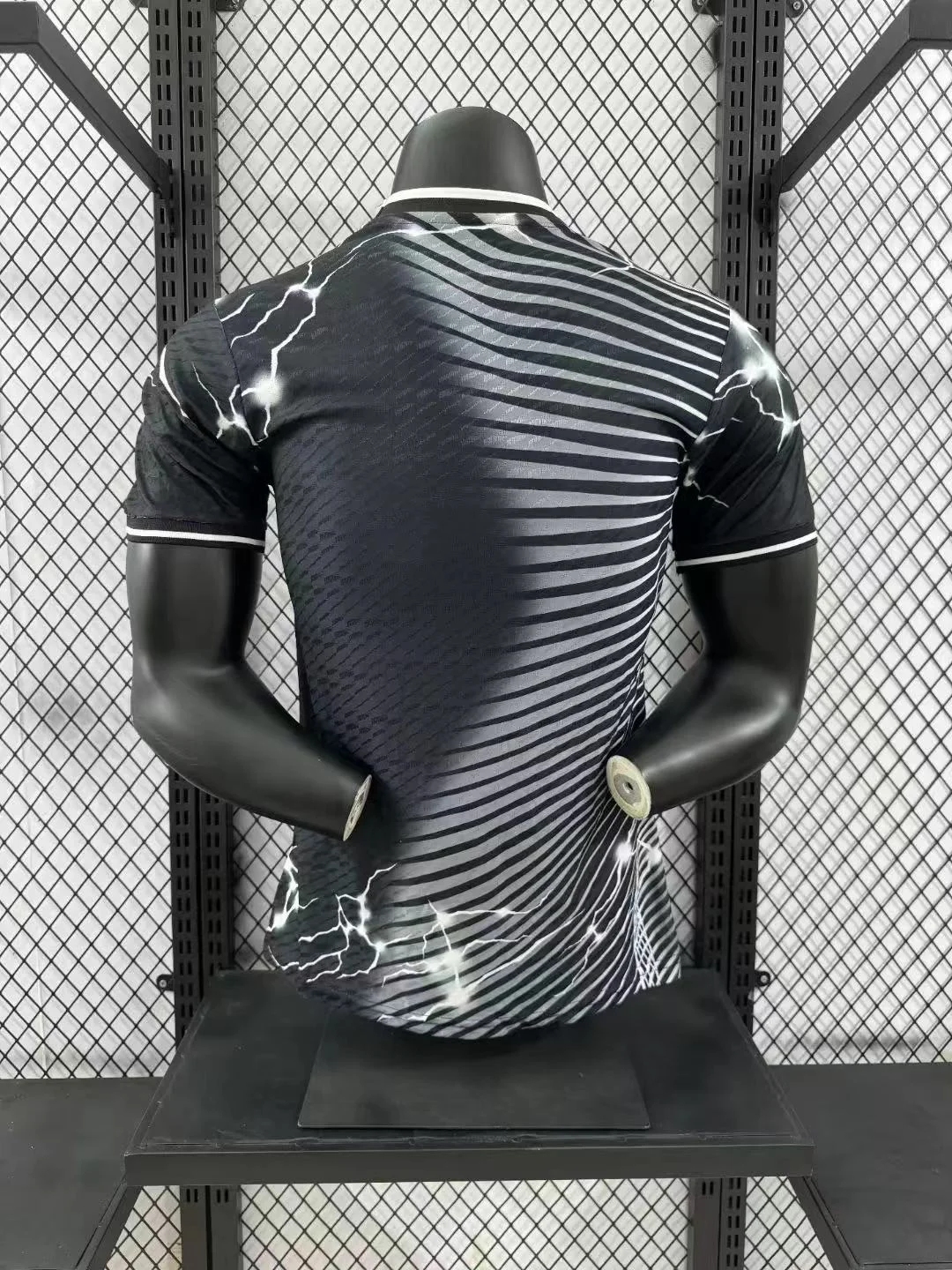 Camiseta Edición Especial Versión Jugador de Real Madrid 2024/2025 — view 2