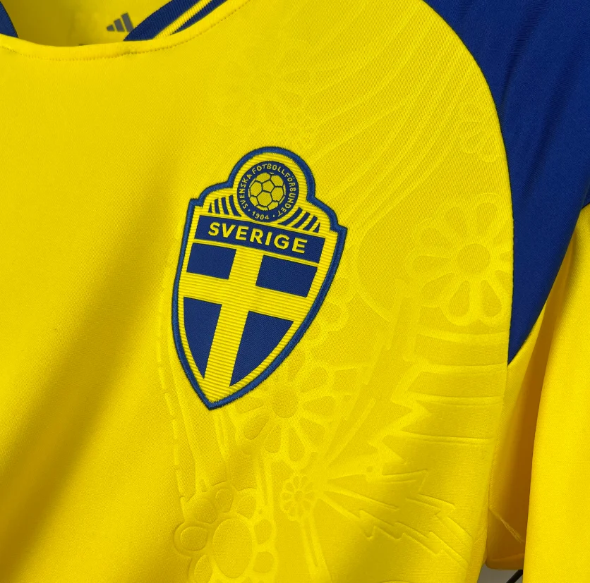 2026 Schweden Nationalmannschaft Heim-Fußballtrikot AAA Fan-Qualität — view 4