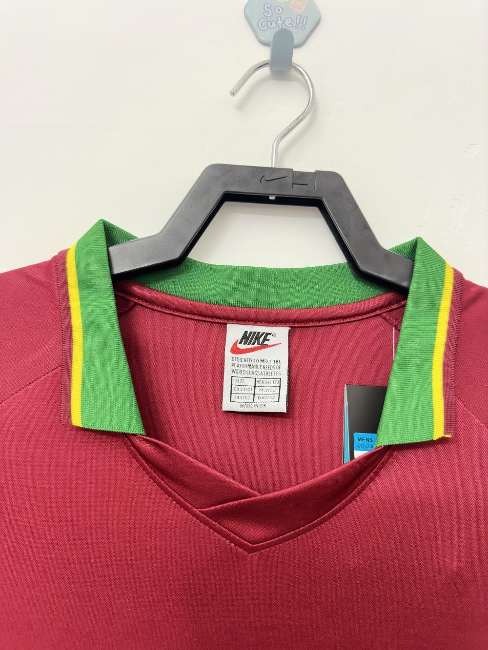 1998 Retro Portugal Home Football Shirt AAA fan-grade — view 3