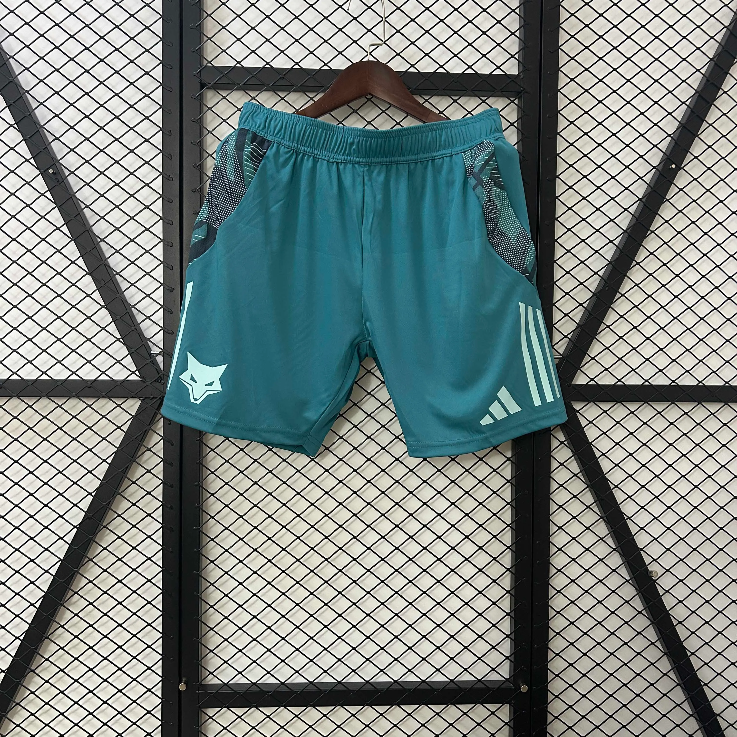 2025/2026 Wolverhampton Wanderers Away Shorts AAA fan-grade