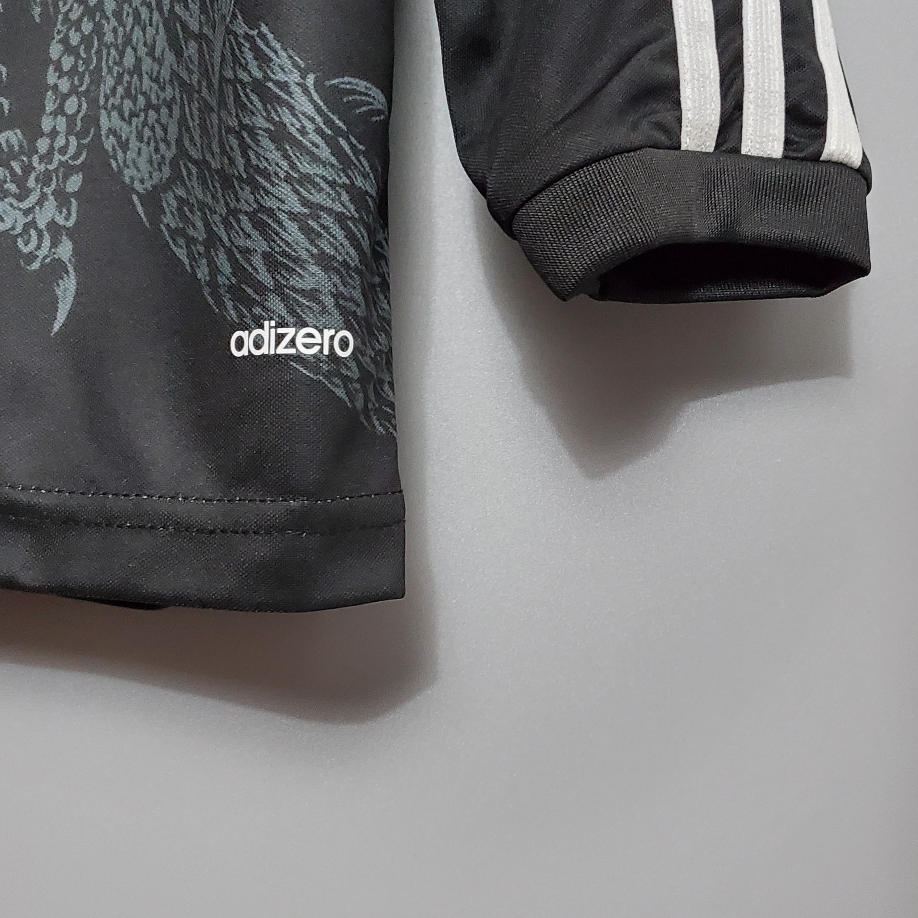 Retro Long Sleeve 2014/2015 Real Madrid Third Away — view 8