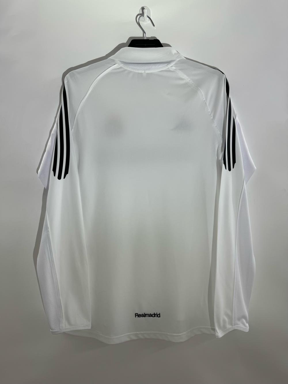 2005/2006 Retro Long Sleeve Real Madrid Home Soccer Jersey AAA fan-grade — view 2